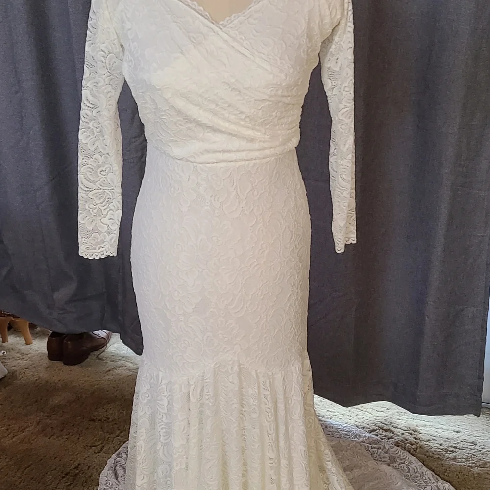 Blush brand stretch lace wedding dress - Picture 7 of 7